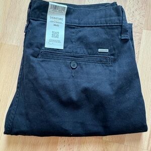 Signature by Levi Strauss Black Men's Chinos - Straight Fit